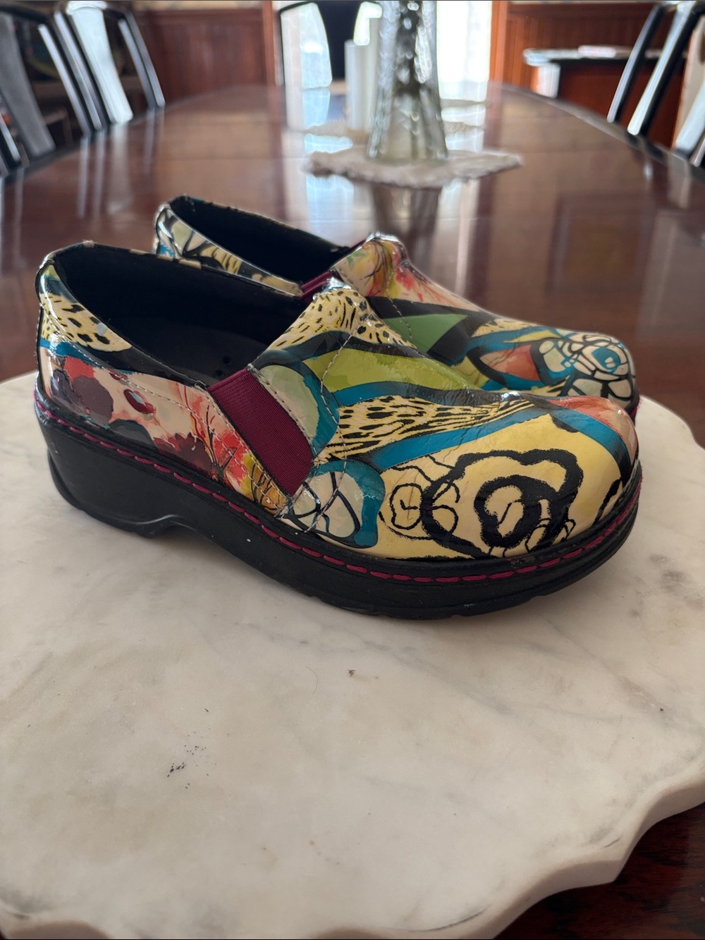 Klogs Multicolor Abstract Print Clogs with Black Sole